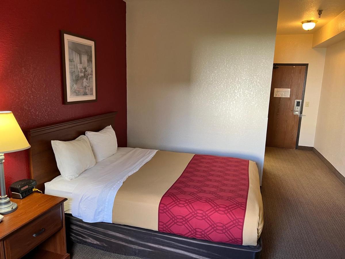 Express Inn & Suites Decatur Dış mekan fotoğraf