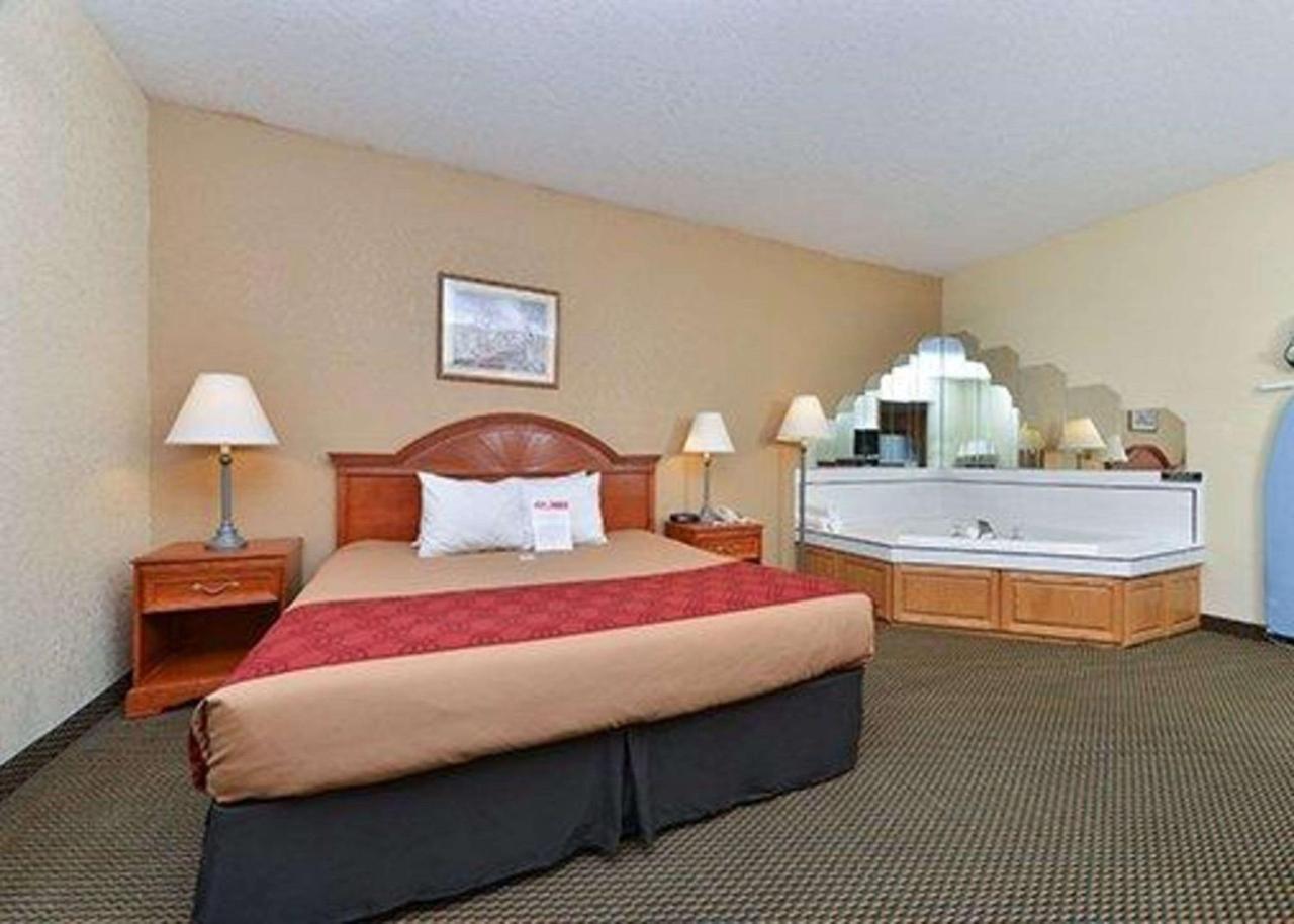 Express Inn & Suites Decatur Dış mekan fotoğraf